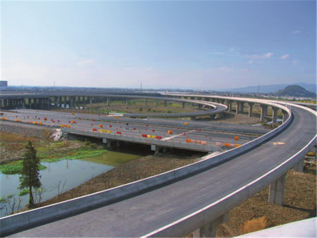 公司承建浙江宁波绕城高速高架桥工程